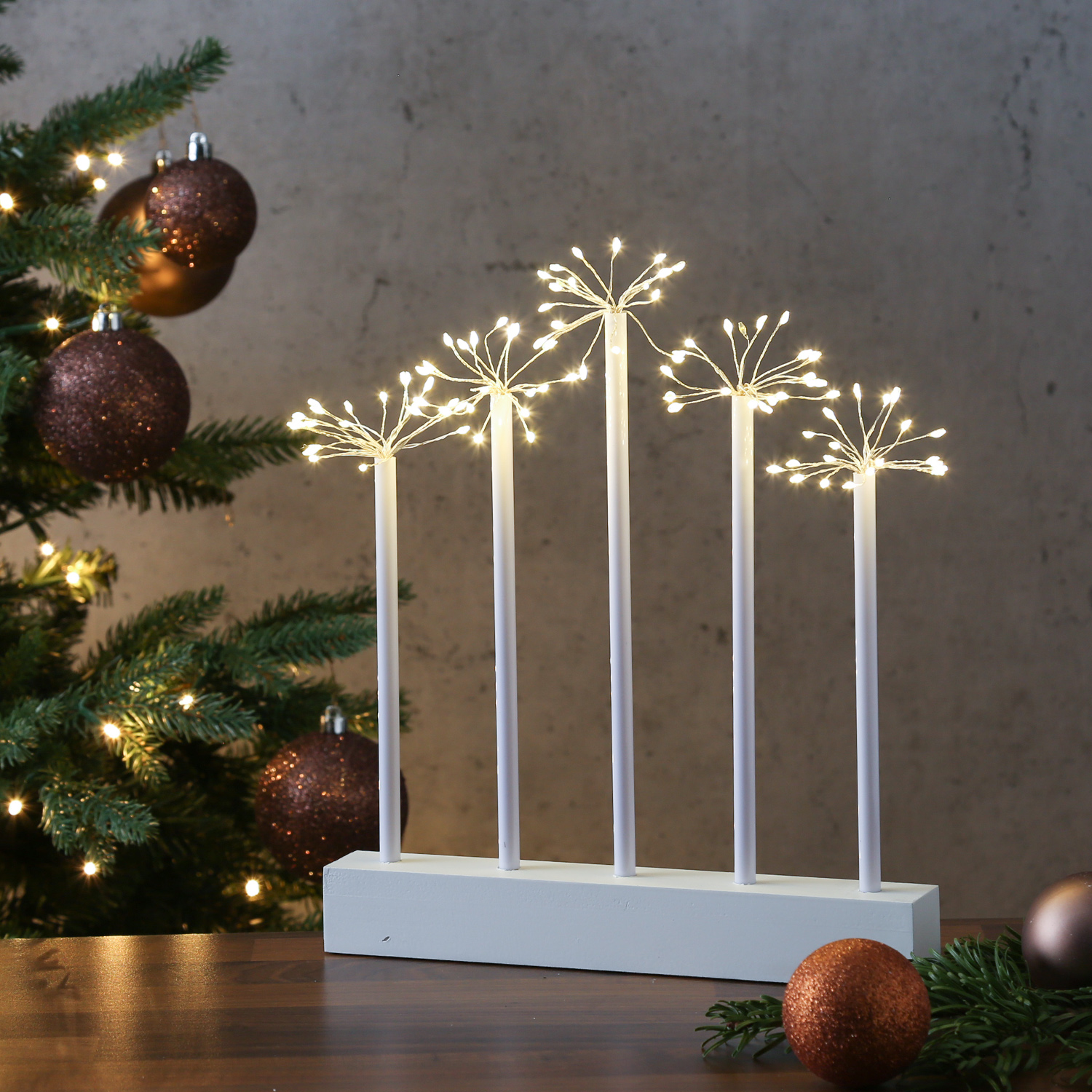 LED Fensterleuchter mit Sterneneffekt - 5 Stäbe mit je 20 warmweißen LED - L: 27cm - Batterie - weiß von MARELIDA