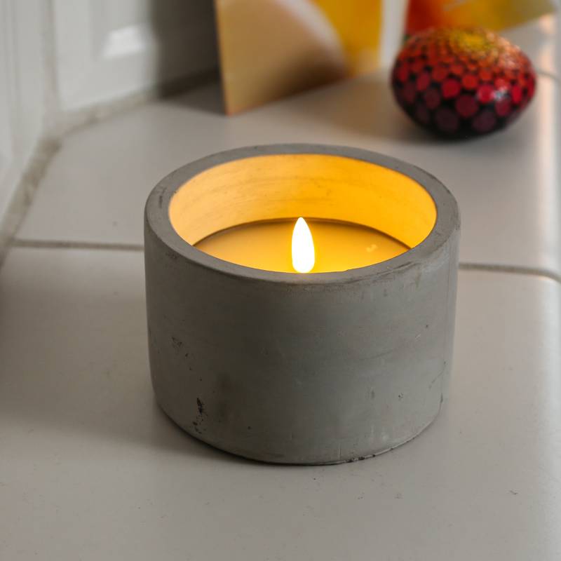 LED Kerze Flamme - Betonoptik - Echtwachs - realistische 3D Flamme - Timer - H: 8cm D: 12cm - grau von MARELIDA