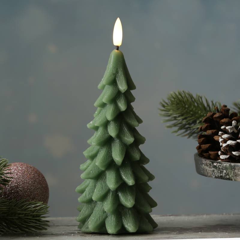 LED Kerze Tannenbaum - Echtwachs - 3D Flamme - H: 19cm - Timer - grün von MARELIDA