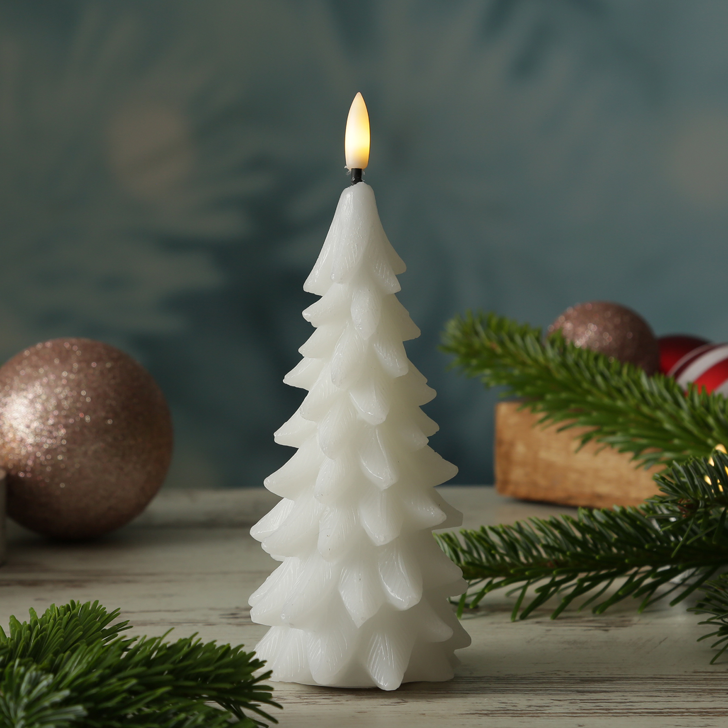 LED Kerze Tannenbaum - Echtwachs - 3D Flamme - H: 19cm - Timer - weiß von MARELIDA