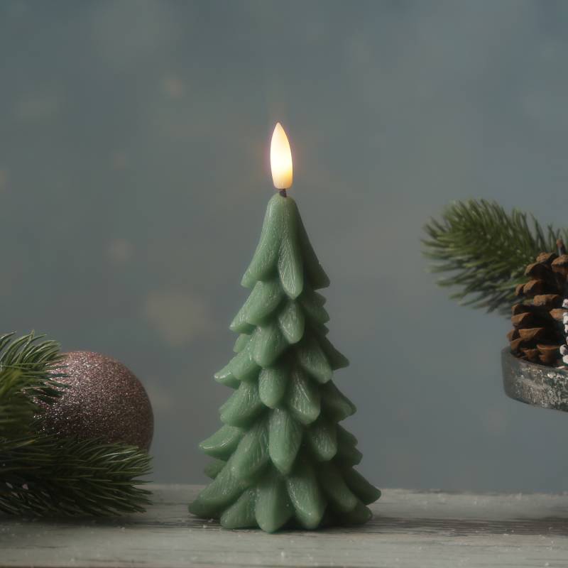LED Kerze Tannenbaum - Echtwachs - 3D Flamme - inkl. Batterie - H: 16cm - Timer - grün LED Kerze Tannenbaum - Echtwachs - 3D Flamme - inkl. Batterie - H: 16cm - Timer - grün von MARELIDA