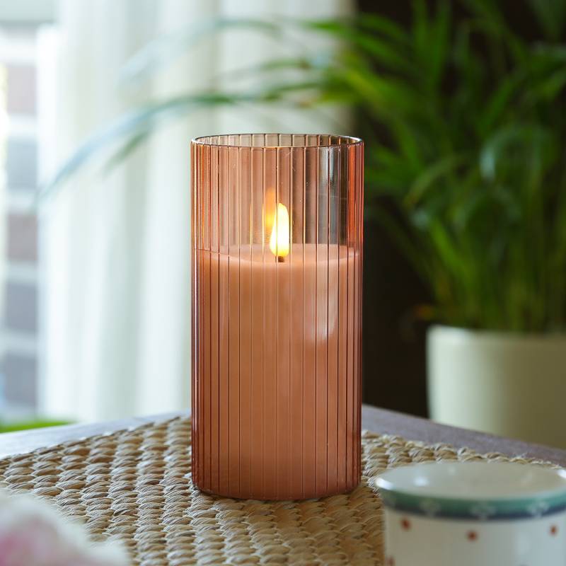 LED Kerze im Glas - Windlicht - Echtwachs - 3D Flamme - Timer - H: 15cm - D: 7,5cm - rosa von MARELIDA