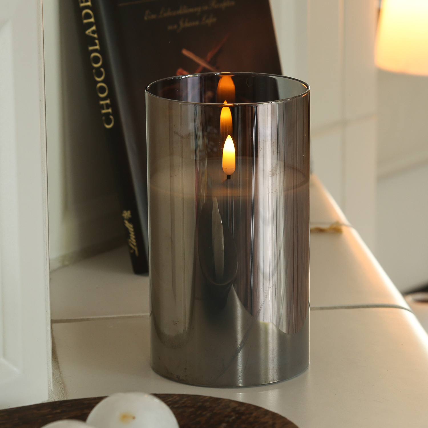 LED Kerze im Glas - Windlicht - Echtwachs - 3D Flamme - Timer - H: 17,5cm - D: 10cm - rauchgrau LED Kerze im Glas - Windlicht - Echtwachs - 3D Flamme - Timer - H: 17,5cm - D: 10cm - rauchgrau von MARELIDA