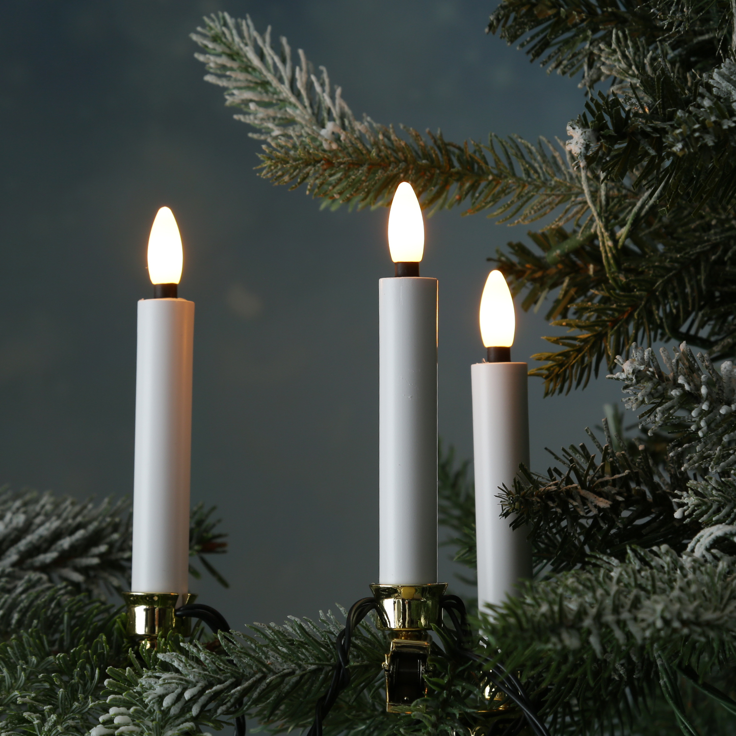 LED Kerzenlichterkette - 20 Christbaumkerzen - Weihnachtsbaumlichterkette - L: 9,5m - Innen/Außen LED Kerzenlichterkette - 20 Christbaumkerzen - Weihnachtsbaumlichterkette - L: 9,5m - Innen/Außen von MARELIDA