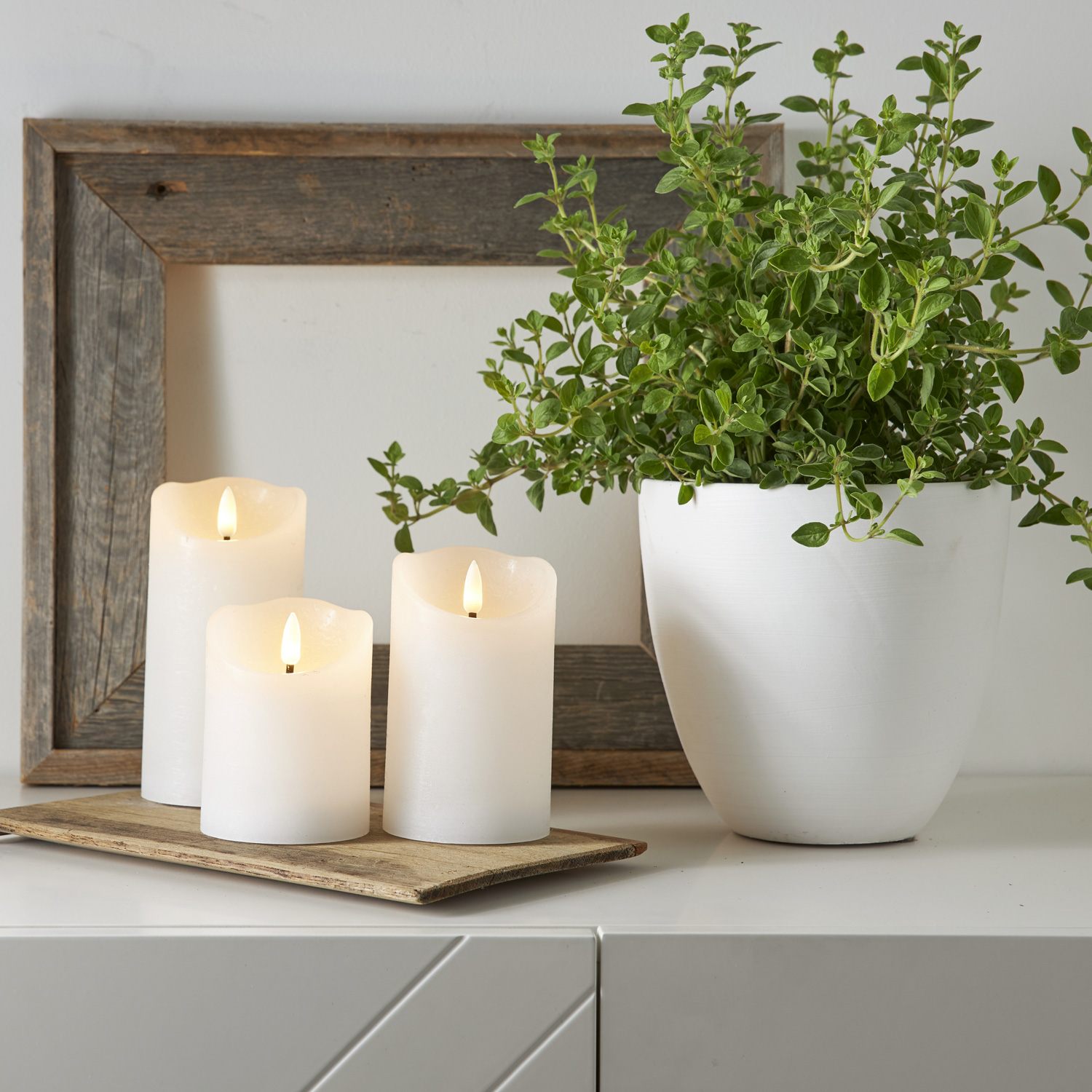 LED Kerzenset FLAMME - Rustik-Optik - Echtwachs - 3D Flamme - 3 Größen - Timer - weiß - 3er Set von MARELIDA