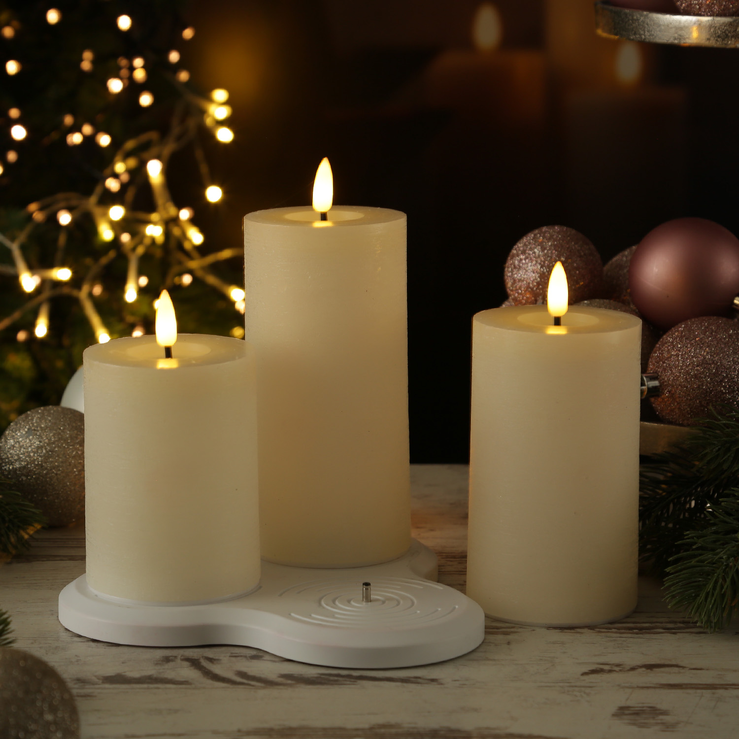 LED Kerzenset LISA - Rustik-Optik - Echtwachs - 3 Größen - mit Ladestation - creme - 3er Set von MARELIDA