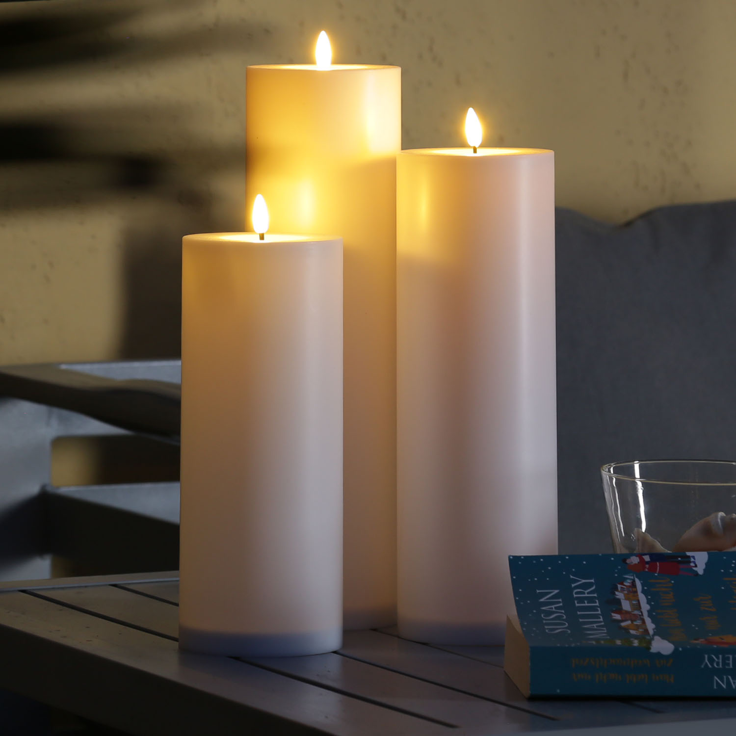 LED Kerzenset XXL - Outdoorkerzen - 3 Größen - D: 10cm - Timer/Senso - für Außen - weiß - 3er Set LED Kerzenset XXL - Outdoorkerzen - 3 Größen - D: 10cm - Timer/Senso - für Außen - weiß - 3er Set von MARELIDA