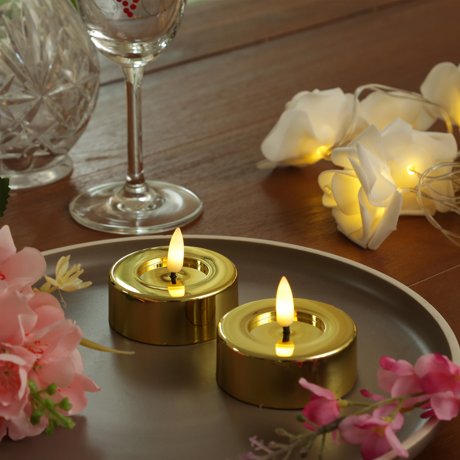 LED Maxi Teelichter - Kunststoff - D: 6,5cm - H: 5cm - Timer - gold glänzend - 2er Set LED Maxi Teelichter - Kunststoff - D: 6,5cm - H: 5cm - Timer - gold glänzend - 2er Set von MARELIDA