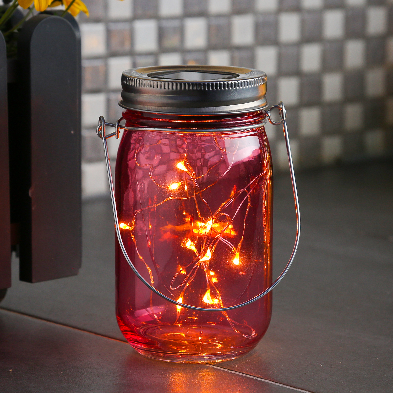 LED Solar Glas - Windlicht - mit Drahtlichterkette - Lichtsensor - H: 14cm - D: 8cm - rosa LED Solar Glas - Windlicht - mit Drahtlichterkette - Lichtsensor - H: 14cm - D: 8cm - rosa von MARELIDA