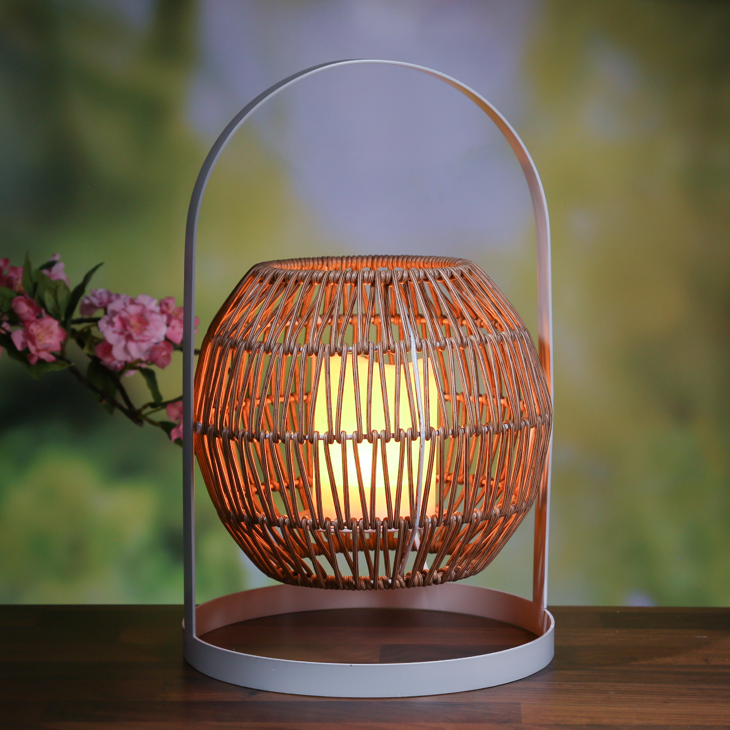 LED Solar Laterne mit LED Kerze - Korboptik - Metall - warmweiße LED - H: 37cm - weiß, braun LED Solar Laterne mit LED Kerze - Korboptik - Metall - warmweiße LED - H: 37cm - weiß, braun von MARELIDA