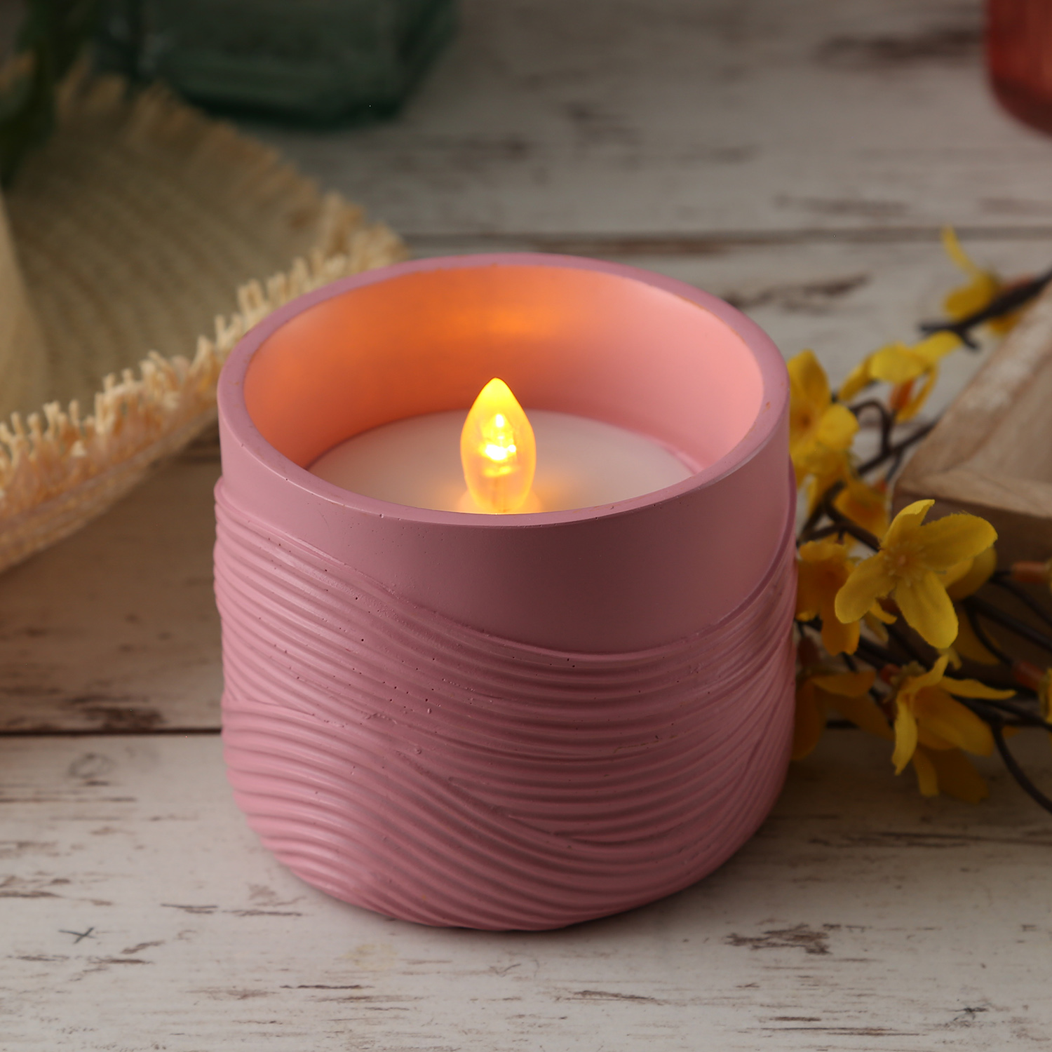 LED Solar Windlicht - Wellenmuster - flackernd - Lichtsensor - H: 8cm - für Außen - rosa von MARELIDA
