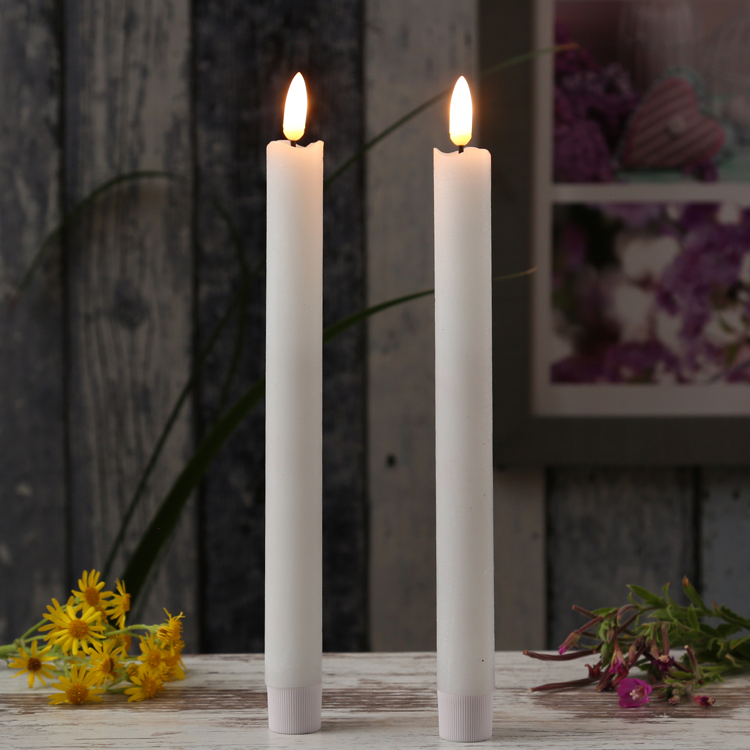 LED Stabkerzen LINA - Rustik-Optik - Echtwachs - flackernd - H: 25cm - Timer - weiß - 2er Set von MARELIDA