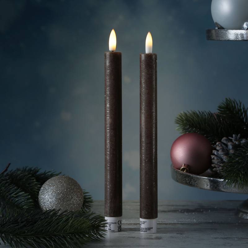 LED Stabkerzen LINA - Rustik-Optik - Echtwachs - 3D Flamme - H: 24cm - Timer - braun - 2er Set von MARELIDA