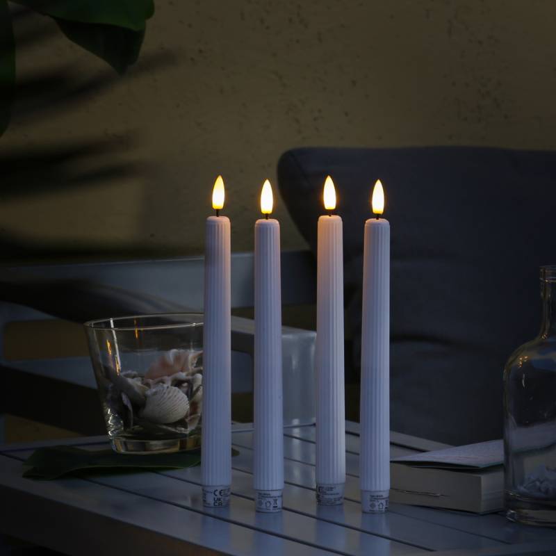LED Stabkerzen LIV - LED Tafelkerzen mit Rillen - Kunststoff - H: 25cm - Timer - weiß - 2er Set von MARELIDA