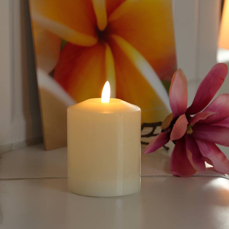 LED Kerze - Echtwachs - flackernde 3D Flamme - H: 11,5cm - D: 7,5cm - Batterie - Timer - creme von MARELIDA