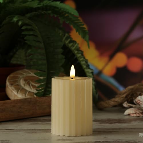 MARELIDA LED Kerze Echtwachskerze gerillt geriffelt Stumpenkerze mit senkrechten Rillen und flackernder Flamme Timer Wachskerze für Innen creme (Höhe: 12cm) von MARELIDA