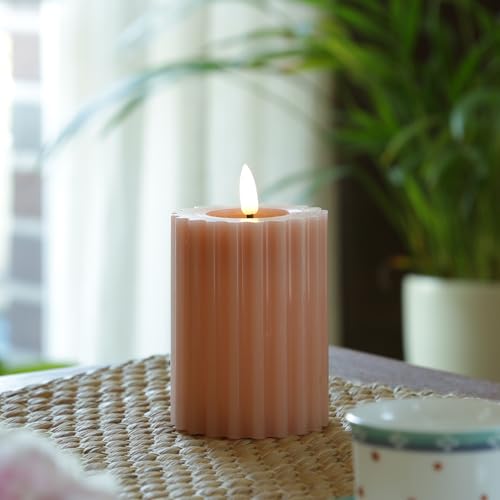 MARELIDA LED Kerze Echtwachskerze gerillt geriffelt Stumpenkerze mit senkrechten Rillen und flackernder Flamme Timer altrosa Wachskerze für Innen (Höhe: 12cm) von MARELIDA