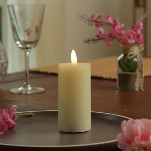 LED Kerze in Rustik Optik Echtwachskerze Stumpenkerze mit leicht flackernder Flamme und Timer Wachskerze für Innen in creme (D: 5cm - H: 12,5cm) von MARELIDA