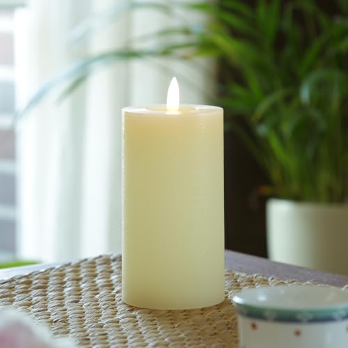 MARELIDA LED Kerze in Rustik Optik Echtwachskerze Stumpenkerze mit leicht flackernder Flamme und Timer Wachskerze für Innen in creme (D: 7cm - H: 15cm) von MARELIDA