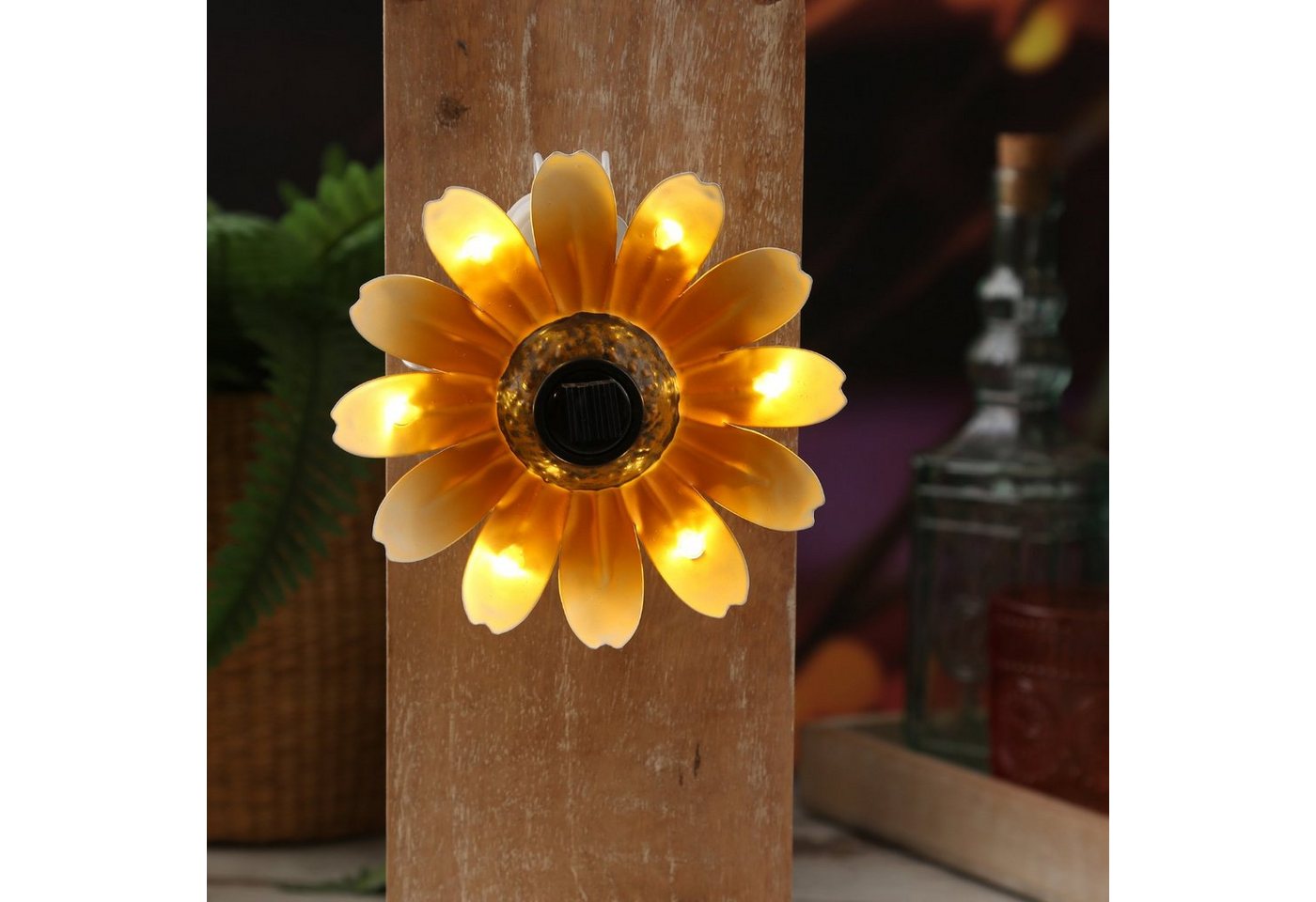 MARELIDA LED Solarleuchte LED Solar Blume orange H: 14cm hängend Wanddeko Hauswand Hängedeko, LED Classic, warmweiß (2100K bis 3000K) von MARELIDA