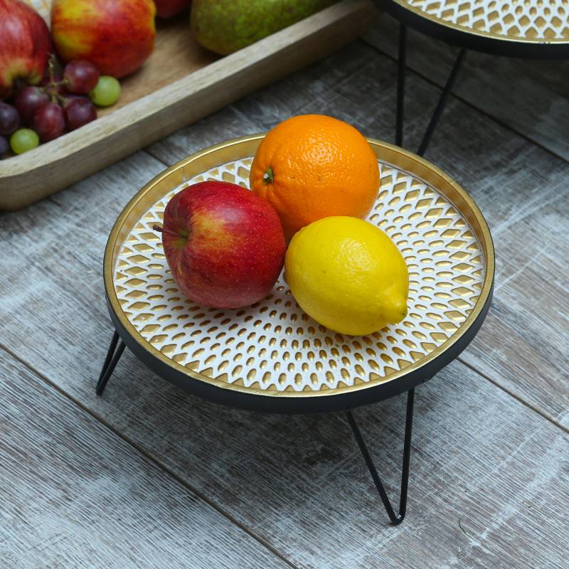 Tablett - Dekotablett - mit 3 Füßen - Metall - H: 12cm - D: 23,5cm - gold, schwarz von MARELIDA