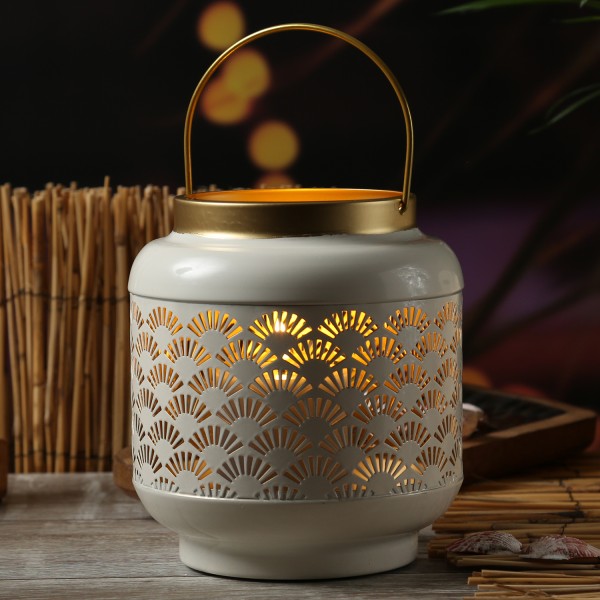 Windlicht mit Fächer Muster - Laterne - mit Henkel - Metall - H: 20cm - creme von MARELIDA