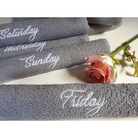 Gestickte 7 Wochentage Handtücher Set Benutzerdefinierte Baumwoll Bade - & von MARLEstore