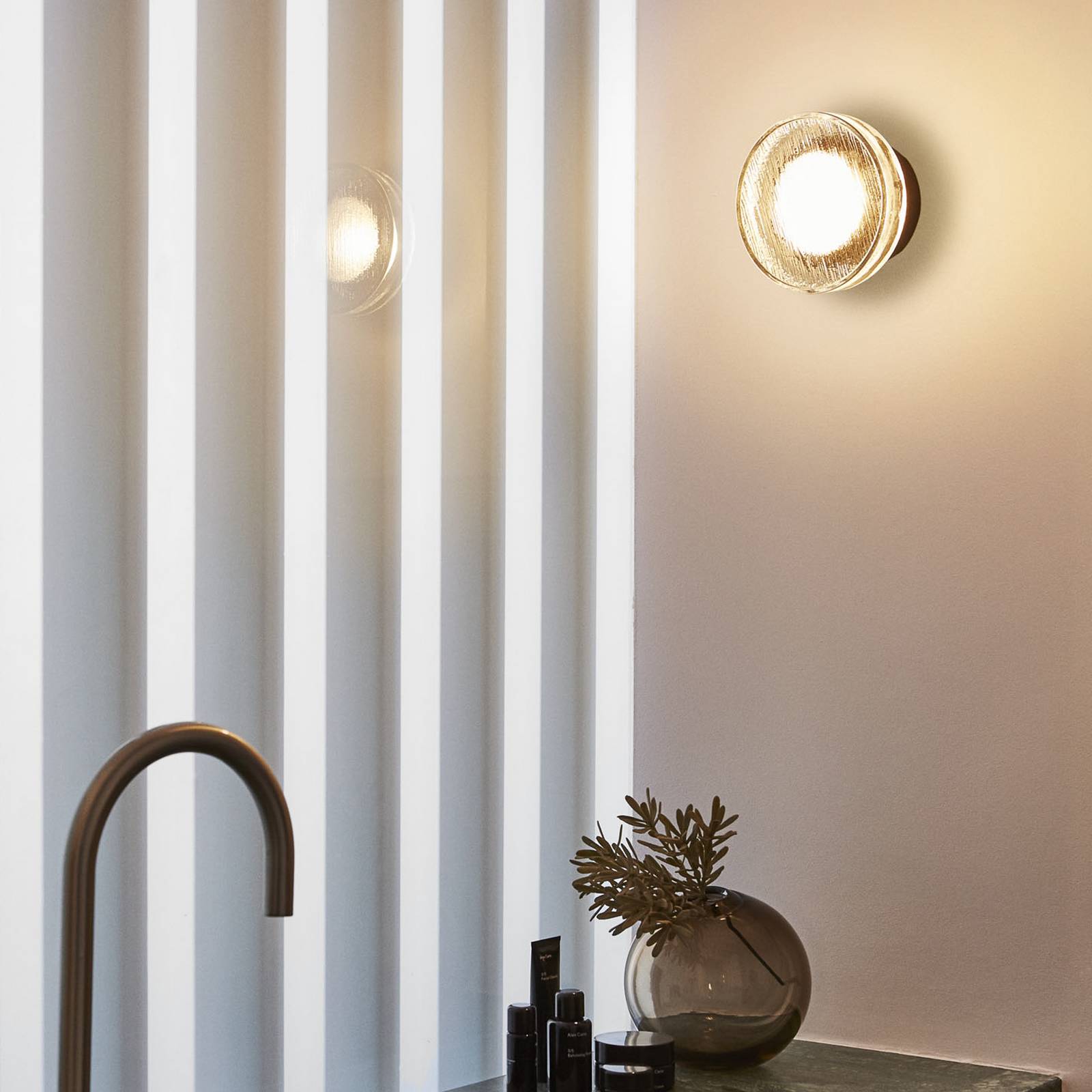 MARSET LED-Außenwandlampe Roc, Ø 14 cm, schwarz/transluzent von MARSET