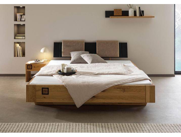 Bett inkl. Nachttisch links und Kopfteilkissen taupe Wildeiche 180x200x86 natur geölt/lackiert KITZBÜHEL #266 Bett inkl. Nachttisch links und Kopfteilkissen taupe Wildeiche 180x200x86 natur geölt/lackiert KITZBÜHEL #266 von MASSIVMOEBEL24