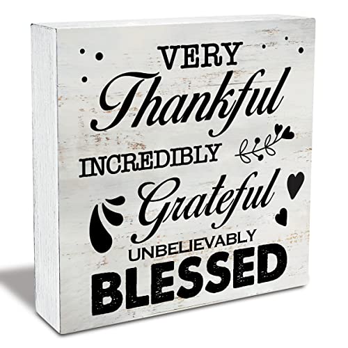 Rustikales Holzkästchen-Schild mit Aufschrift "Thankful Grateful Blessed", christliches Heim-Schreibtischregal, Dekoration (12,7 x 12,7 cm) von MAVOTEN