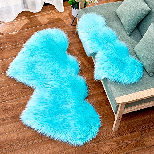 MBHHU Red Heart Fellteppiche for Schlafzimmer, ästhetisch, klein, Kunstschaffell, waschbar, for Stühle, 35 x 70 cm(Light Blue,Double Heart 35x70cm/13.8x27.5in) von MBHHU
