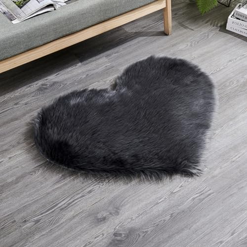 MBHHU Red Heart Kleine Teppiche for Schlafzimmer, ästhetisch, Kunst-Schaffell-Teppiche, waschbar, for Stühle, 60 x cm(Dark Gray,Heart 70x80CM/27.5x31.4in) von MBHHU
