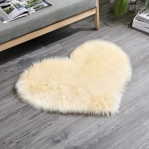 MBHHU Red Heart Kleine Teppiche for Schlafzimmer, ästhetisch, Kunst-Schaffell-Teppiche, waschbar, for Stühle, 60 x cm(Light Yellow,Heart 90x110CM/35.4x43.2in) von MBHHU