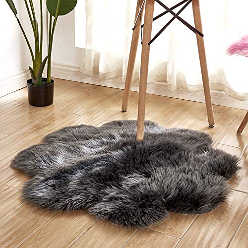 MBHHU Teppich aus Kunstfell mit roten Blumen, Bodenteppich, Flächenteppich, Kawaii-Teppich, Schlafzimmer, waschbar, for Sofa, Durchmesser 100 cm(Dark Gray,Flower Diameter 80cm/31.4in) von MBHHU
