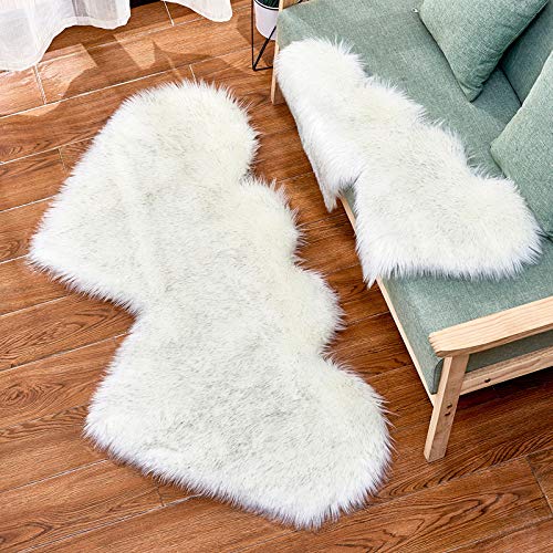 Red Heart Fellteppiche for Schlafzimmer, ästhetisch, klein, Kunstschaffell, waschbar, for Stühle, 35 x 70 cm(White Gray Tip,Double Heart 90x180cm/35.4x70.7in) von MBHHU