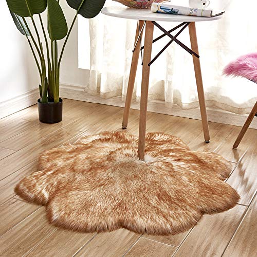 Teppich aus Kunstfell mit roten Blumen, Bodenteppich, Flächenteppich, Kawaii-Teppich, Schlafzimmer, waschbar, for Sofa, Durchmesser 100 cm(White Yellow Tip,Flower Diameter 80cm/31.4in) von MBHHU
