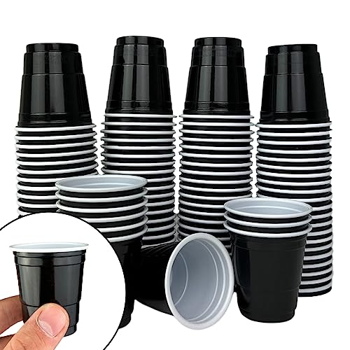 100 Kleine Schwarze Party Becher, 2 Oz ca. 5 cl. Black Shot Cups Plastik wiederverwendbare Schnapsgläser Original von MBP MybeerPong® von MBP My Beer Pong