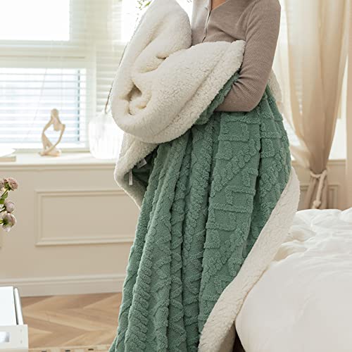 Grün Kuscheldecken Doppelte Schicht Dickes Lässig Wohndecken 150x200 Dicke kuscheldecke Winter warm Sofadecken Flauschige Decke Sherpa Bettdecke Schlafdecke Blanket für Erwachsene Kinder von MBWLKJ