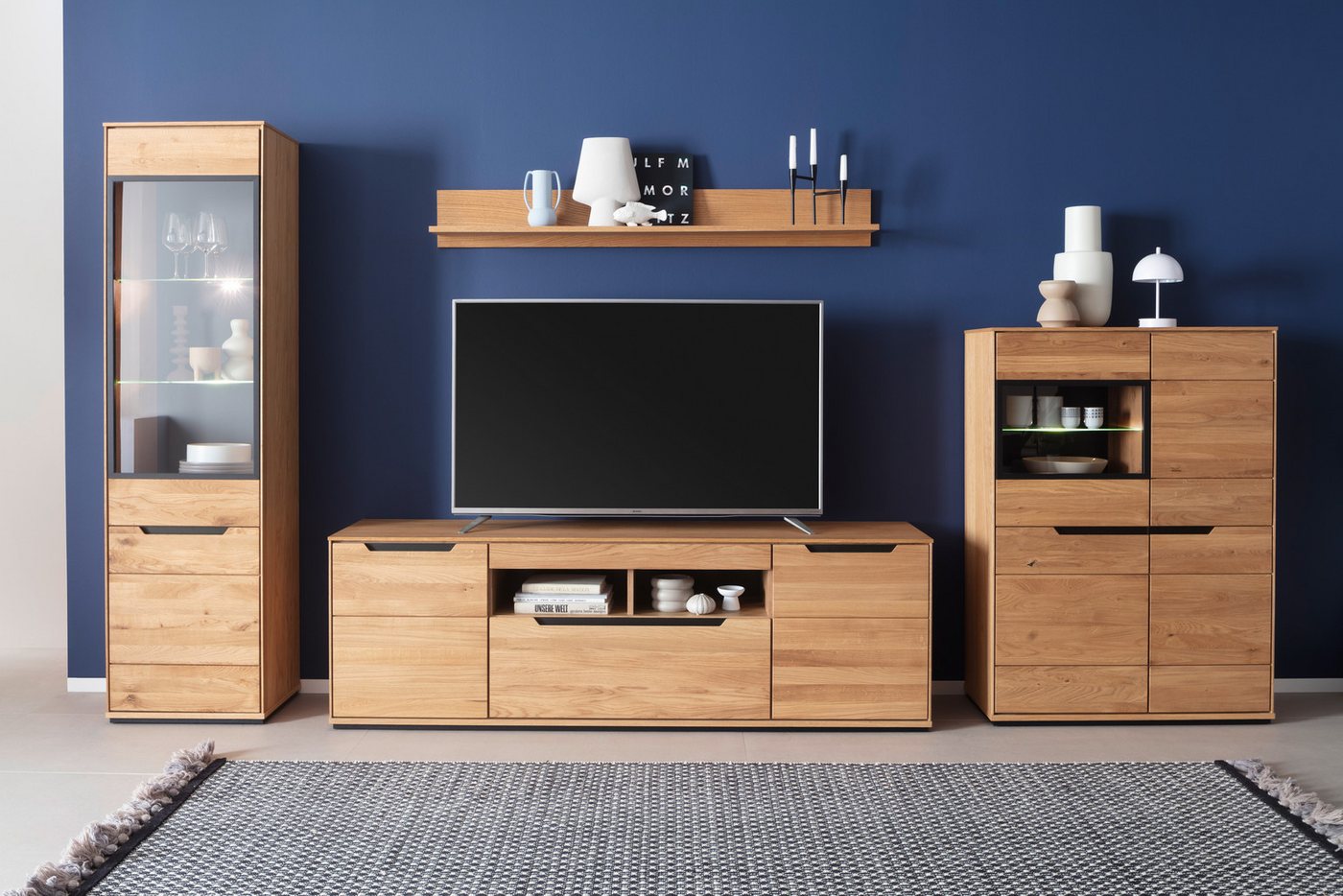 MCA living Wohnwand Araya Wohnkombination II, (Komplett-Set, 4-St., optional: Glaskantenbeleuchtung), Schubkästen/ Türen gedämpft von MCA living