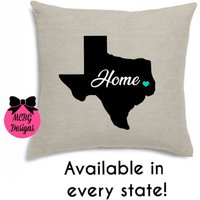 Personalisiertes Dekokissengeschenk Zur Wohnungseinbettunggeburtstagsgeschenkehochzeitsgeschenkehochzeitsgeschenkewohndekoschulgeschenkdekokissen Personalisiertes Dekokissengeschenk Zur Wohnungseinbettunggeburtstagsgeschenkehochzeitsgeschenkehochzeitsgeschenkewohndekoschulgeschenkdekokissen von MCBGDesigns