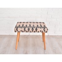 Handgemachte Holzbank - Polsterstuhl Hocker Küchenbank Pouf Beistellstuhl von MCHOMESTORE