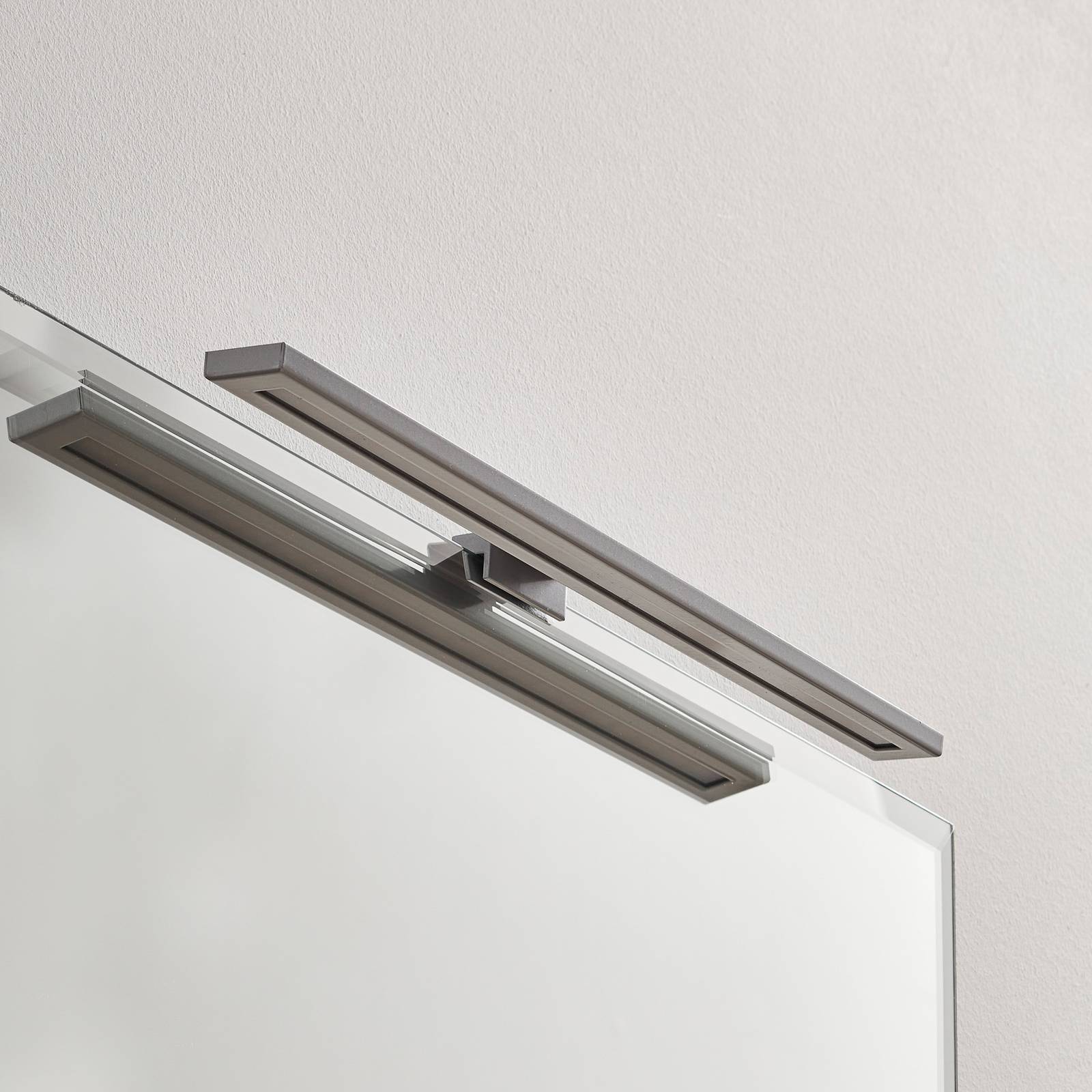 LED-Spiegelleuchte Espelho 40 cm alu 3.000 K LED-Spiegelleuchte Espelho 40 cm alu 3.000 K von MCJ