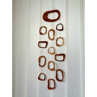 Handgefertigter Wandbehang Aus Nussbaum Mid Century Modern Mit Beton Haken von MCModernStudio