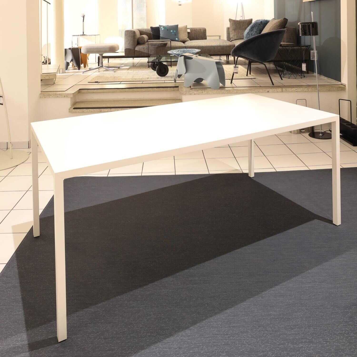Tisch Tense Stahl 35mm mit Mineralsteinverkleidung Homogen Weiß S005 von MDF Italia