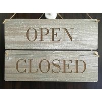 Türschild Deko Landhaus Vintage Shabby Retro Open + Closed Dekoschild Set Türschild Deko Landhaus Vintage Shabby Retro Open + Closed Dekoschild Set von MEDEKO