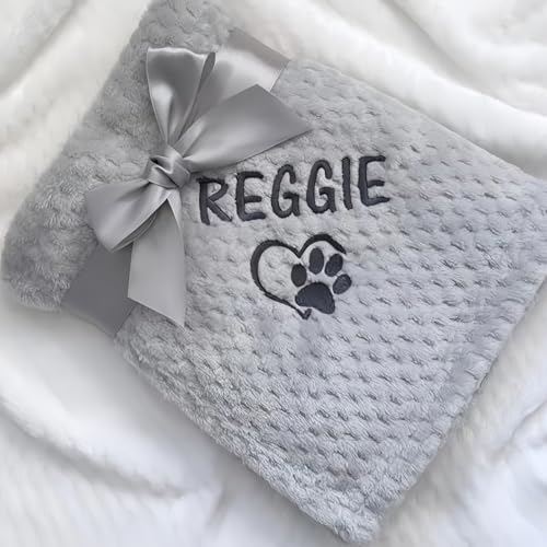 MEIEG Personalisierte Bestickte Namensdecke Für Haustiere, Maßgeschneiderte Fleece-Decke Für Hunde Und Katzen, Bettdecke Für Kleine/mittelgroße Haustiere(100 * 150cm) von MEIEG