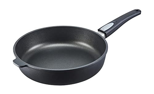 MEISTERKOCH Bratpfanne 28 cm, Induktion, Antihaft, abnehmbarer Griff | 7 cm hoher Rand, 3,6l Volumen | Made in Germany | Profi-Pfanne, 4-lagige Titanium-Versiegelung | spülmaschinengeeignet von MEISTERKOCH KOCHEN WIE DIE PROFIS