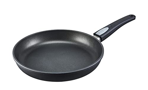 MEISTERKOCH Bratpfanne 28 cm, abnehmbarer Griff, Induktion, Antihaft, 1,4l Volumen | Made in Germany | Profi-Pfanne aus Alu mit 4-lagiger Titanium-Versiegelung | spülmaschinengeeignet von MEISTERKOCH KOCHEN WIE DIE PROFIS