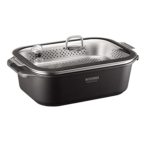 MEISTERKOCH Profi-Bräter 7,5 l mit Glasdeckel, eckig, schwarzer Aluguss, Induktion-geeignet mit Dämpfeinsatz, backofengeeignet bis 300°C, spülmaschinengeeignet, Bratenthermometer von MEISTERKOCH KOCHEN WIE DIE PROFIS