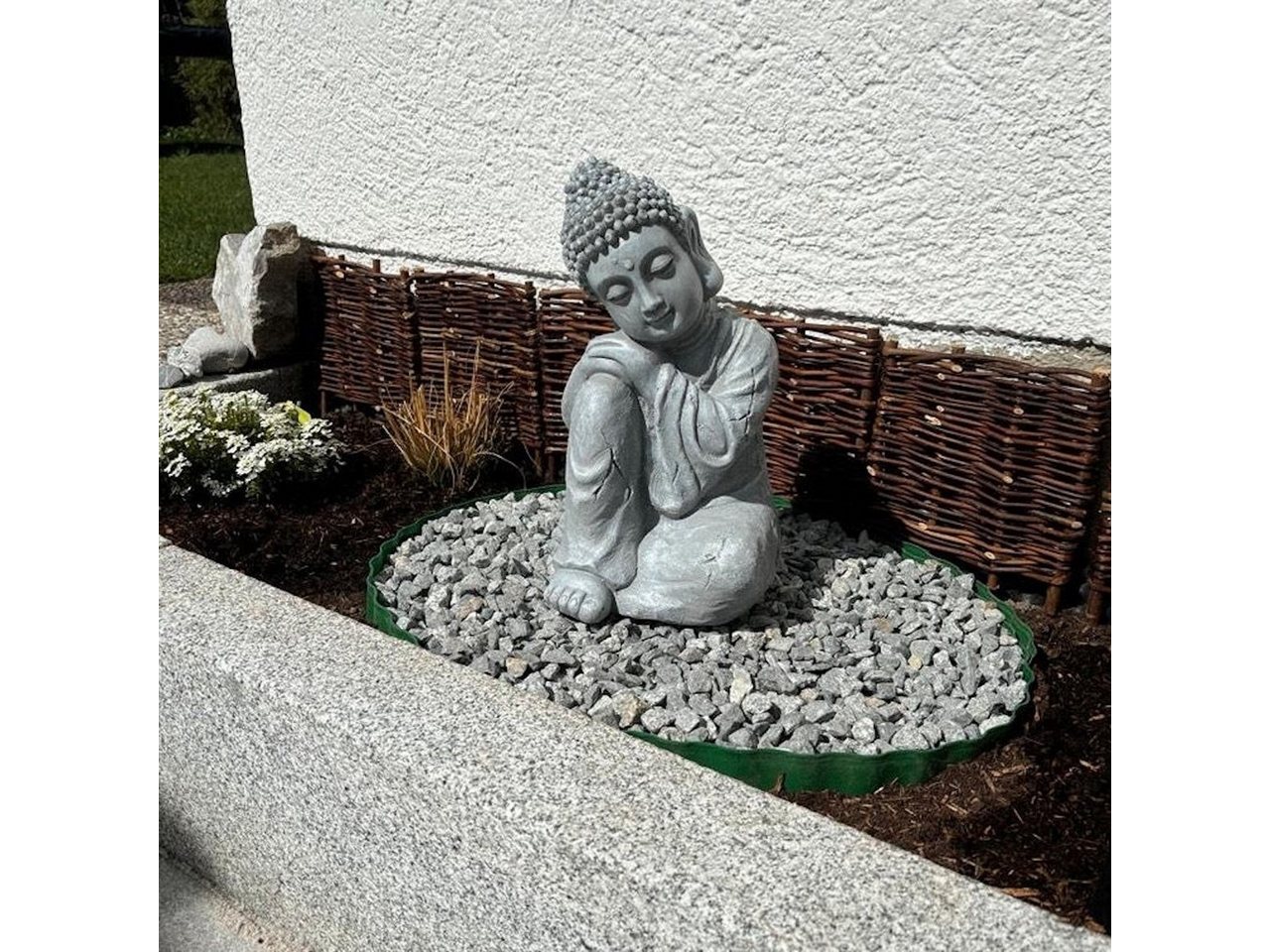 MF Buddhafigur Buddha sitzend in Grau für Innen- und Außenbereiche von MF